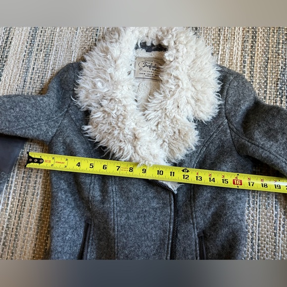 Zara Gray Teddy Jacket with Cream Faux Fur Collar - Picture 11 of 11